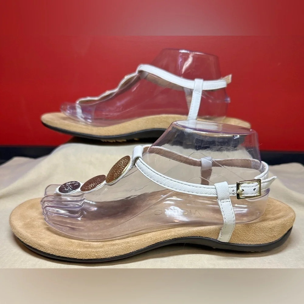 Vionic Leather Toe Post Slingback Sandals with Metallic Medallions Women’s Sz 10